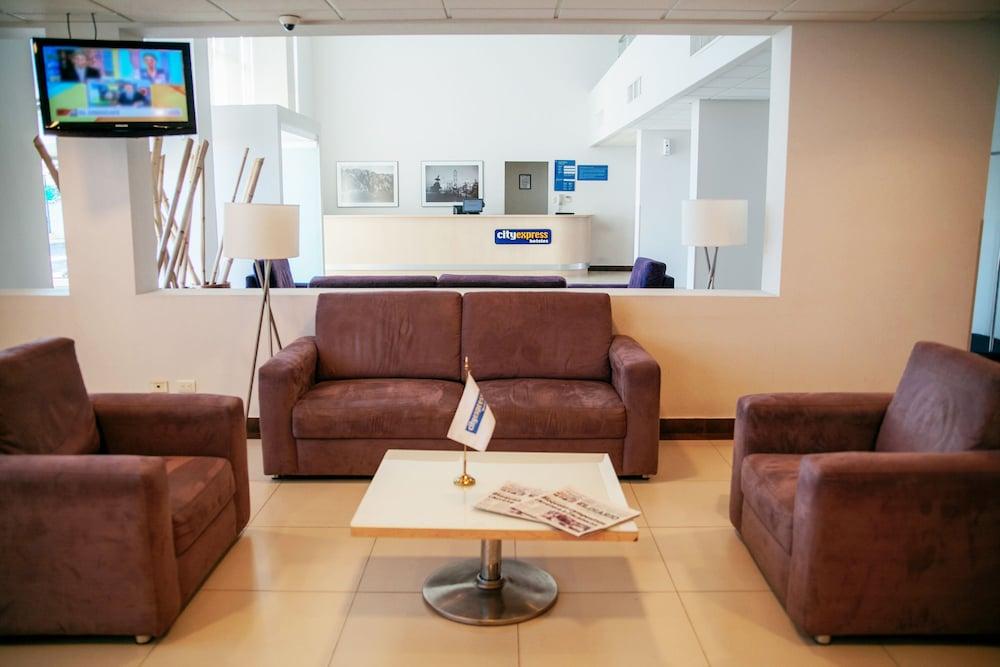 City Express By Marriott Saltillo Sur Esterno foto