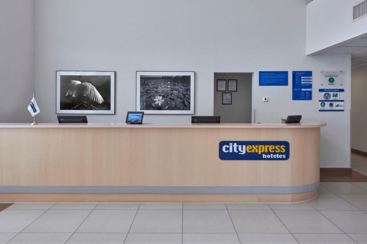 City Express By Marriott Saltillo Sur Esterno foto