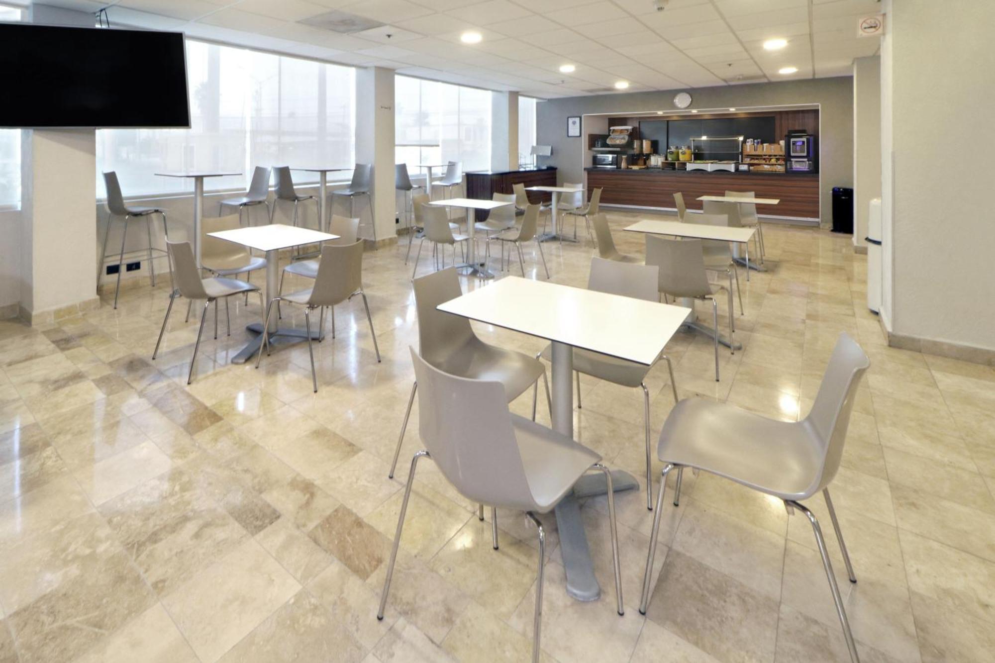 City Express By Marriott Saltillo Sur Esterno foto