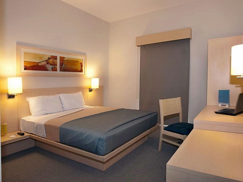 City Express By Marriott Saltillo Sur Esterno foto